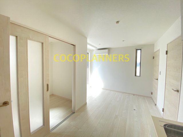 居室・リビング　※別号室の写真です。現況優先となります。