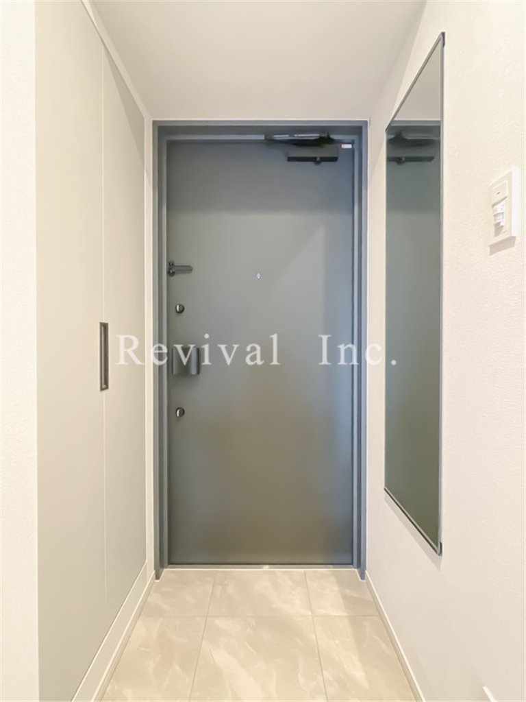 玄関　スッキリとした玄関でございます