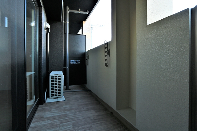 バルコニー　洗濯物はこちらにどうぞ