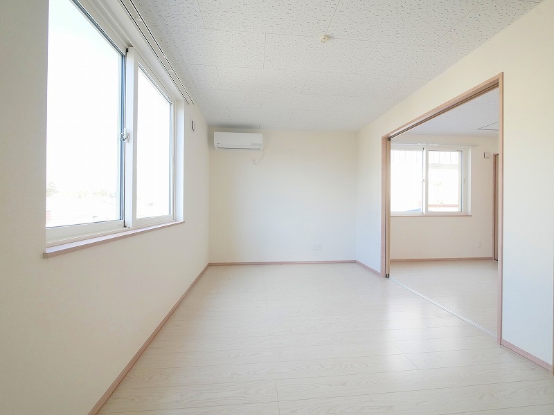 居室・リビング　※別号室参考写真