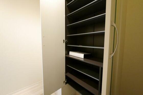 玄関　シューズボックス