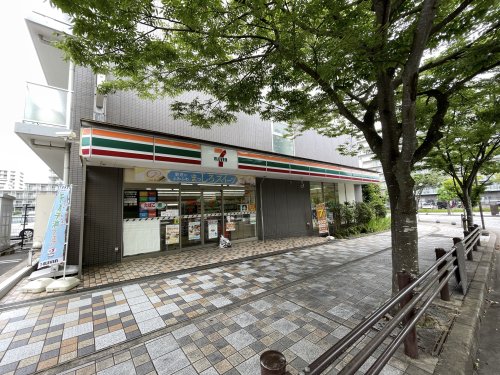 コンビニ　セブンイレブン成田公津の杜４丁目店（コンビニ）まで367m