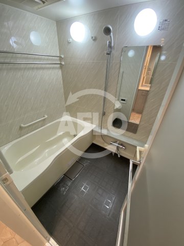 バス・シャワールーム　ファミール上町台パークサイド　浴室