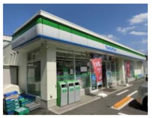 コンビニ　ファミリーマート中野中央五丁目店（コンビニ）まで882m