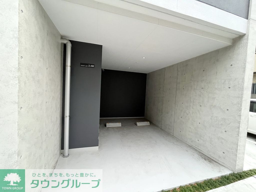 駐車場　エントランス