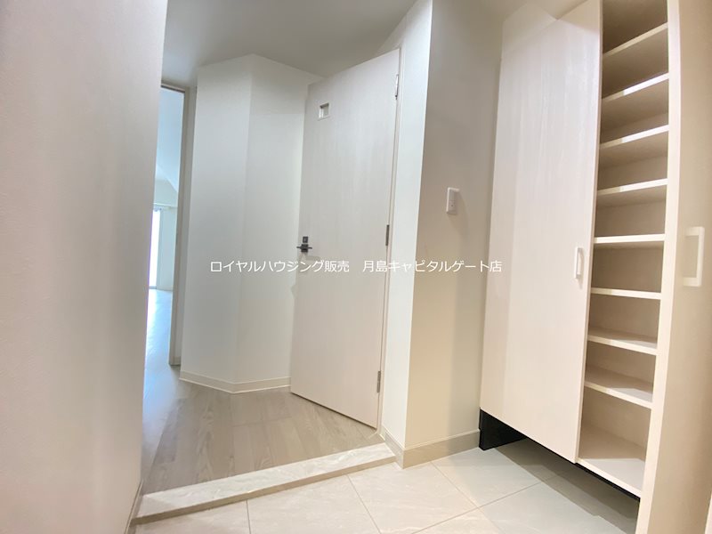 玄関　※別部屋参照写真