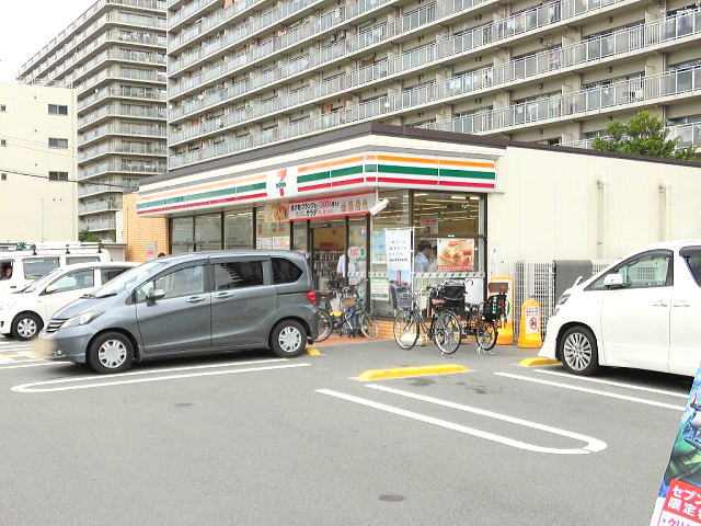 コンビニ　セブンイレブン大阪三国本町3丁目店（コンビニ）まで101m