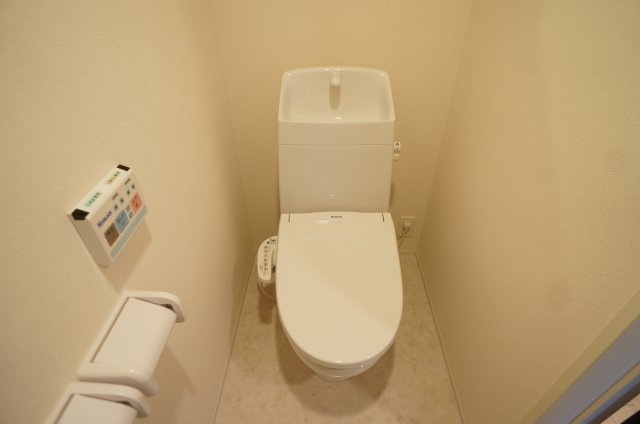 トイレ　シャワー付トイレです