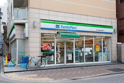 コンビニ　ファミリーマート麻布十番商店街通り店（コンビニ）まで113m