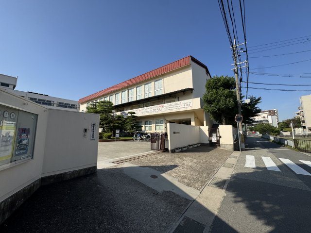 小学校　伊丹市立天神川小学校（小学校）まで240m