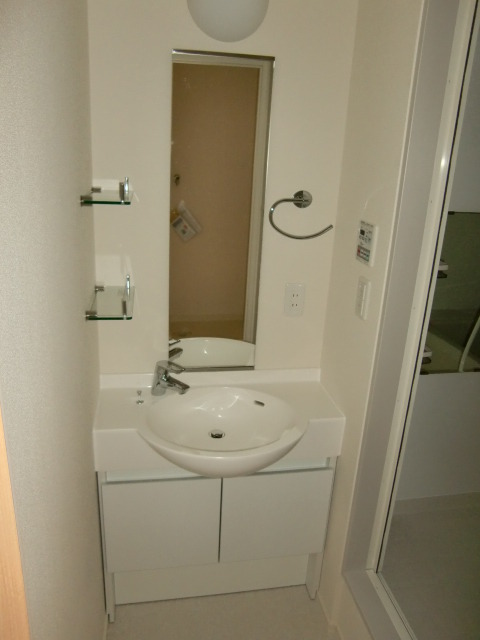 洗面設備　スリム洗面カウンター