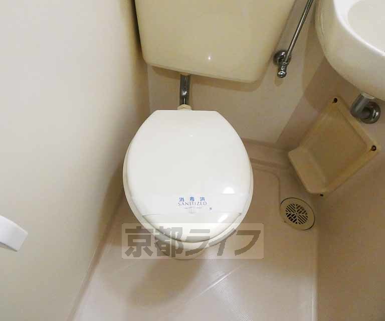 トイレ　家具付きでない部屋もあります