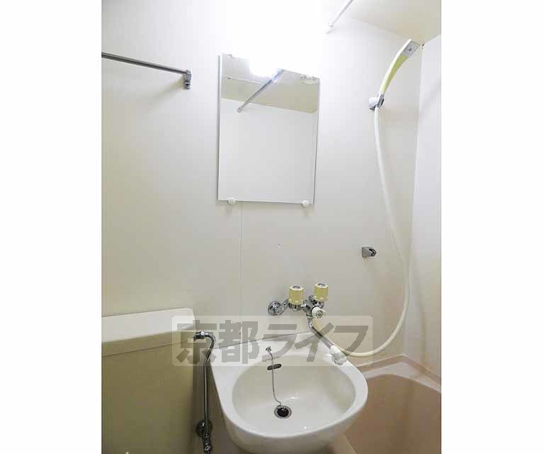 洗面設備　家具付きでない部屋もあります