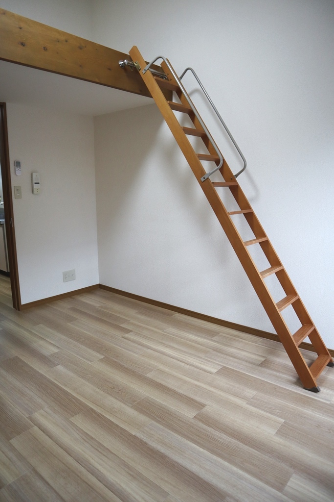 その他　ロフトへ上がる階段