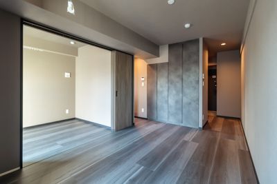 その他部屋・スペース　２面採光　ダウンライト式照明