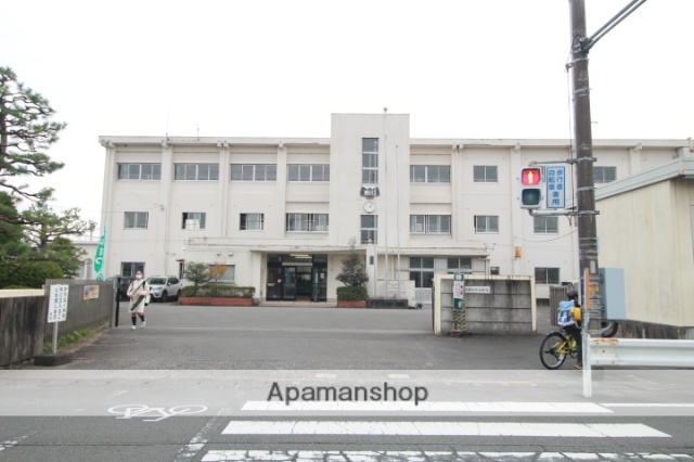 小学校　西山口小（小学校）まで649m