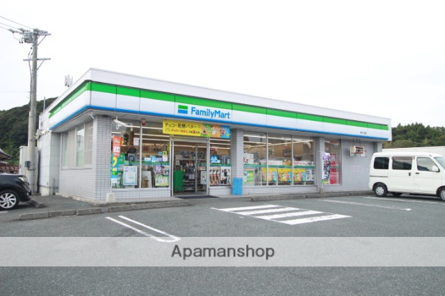 コンビニ　ファミリーマート（コンビニ）まで1086m