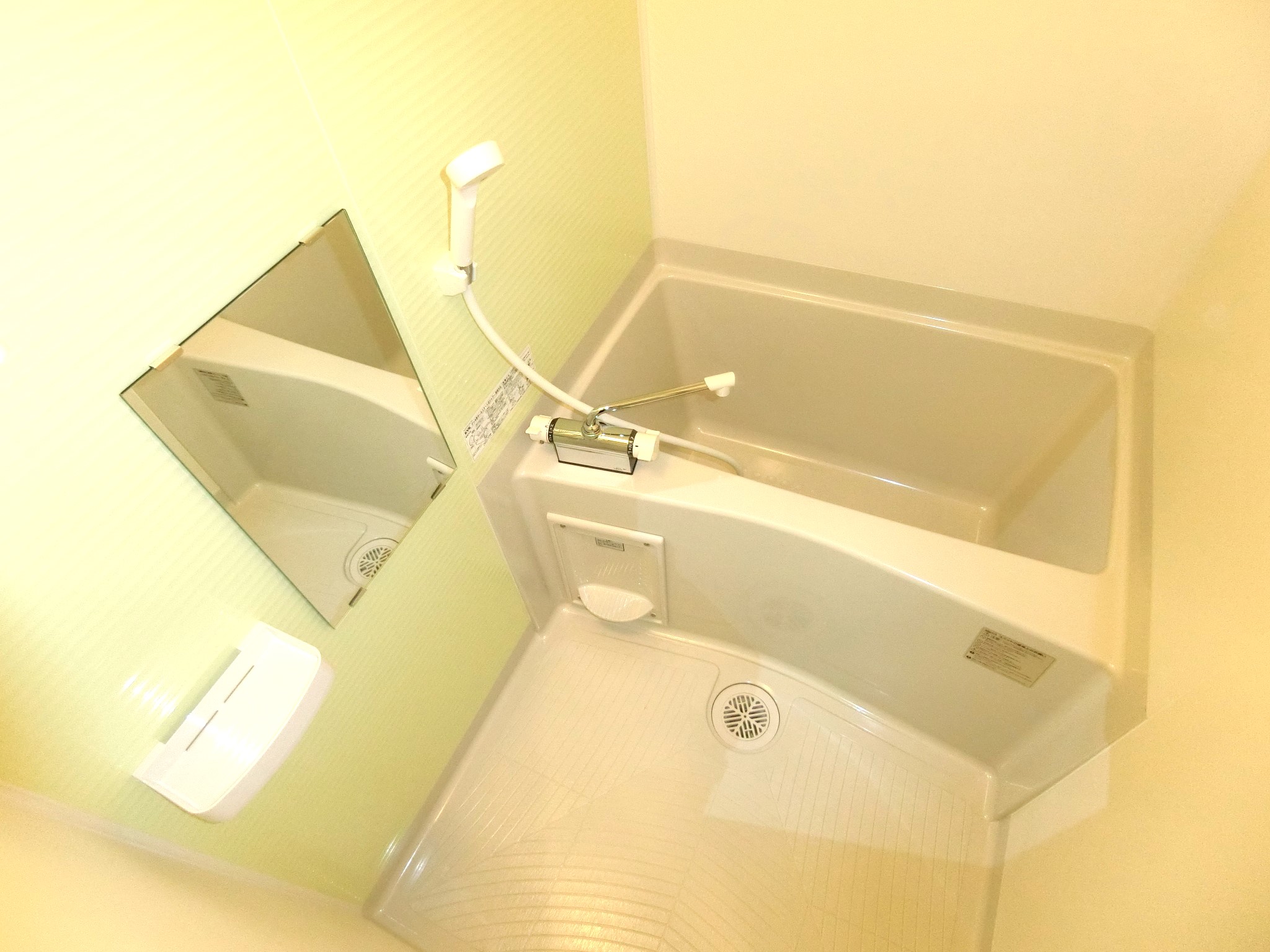 バス・シャワールーム　浴室乾燥機完備です☆