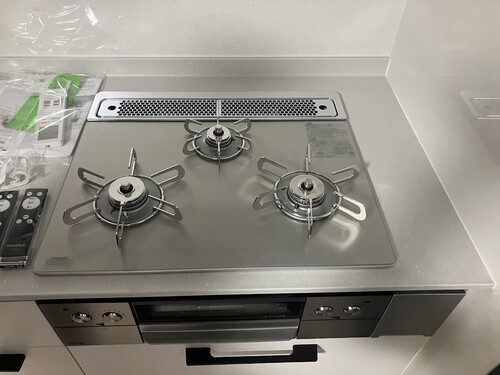 その他設備　３口ガスコンロ　※2026年3月撮影の写真