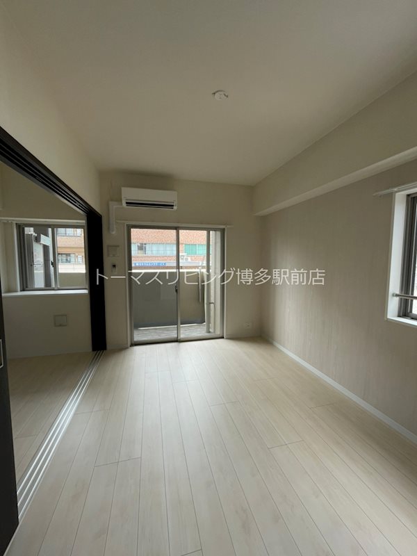 バルコニー　※別号室の参考写真になります。