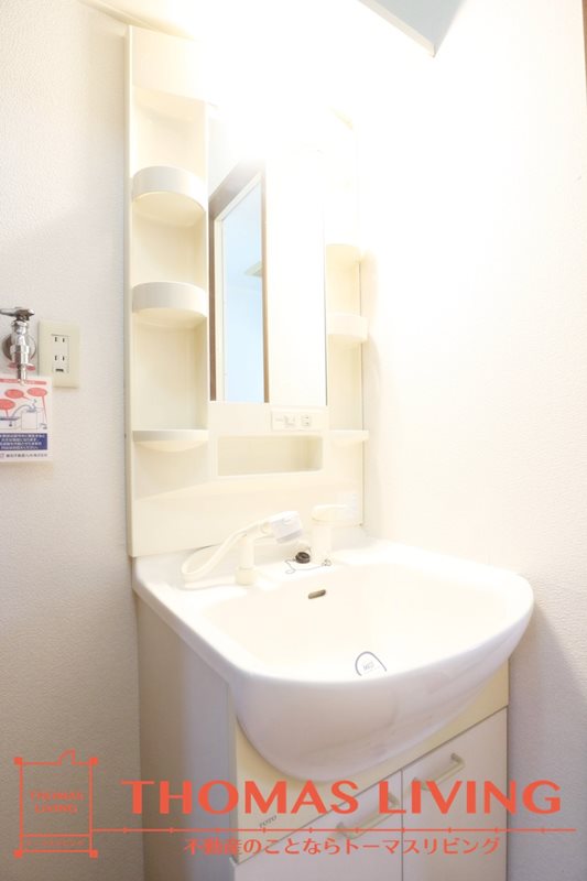 洗面設備　独立洗面台です