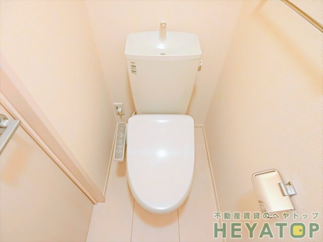 トイレ　温水洗浄便座（同仕様写真）