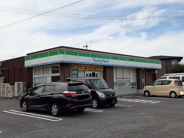 コンビニ　ファミリーマート広木町店（コンビニ）まで700m