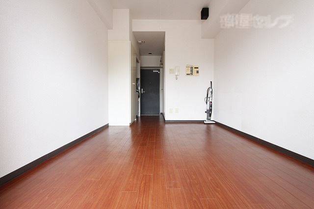 居室・リビング　※５０６号室の写真です。