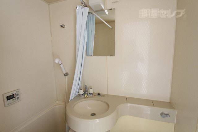 洗面設備　※５０６号室の写真です。