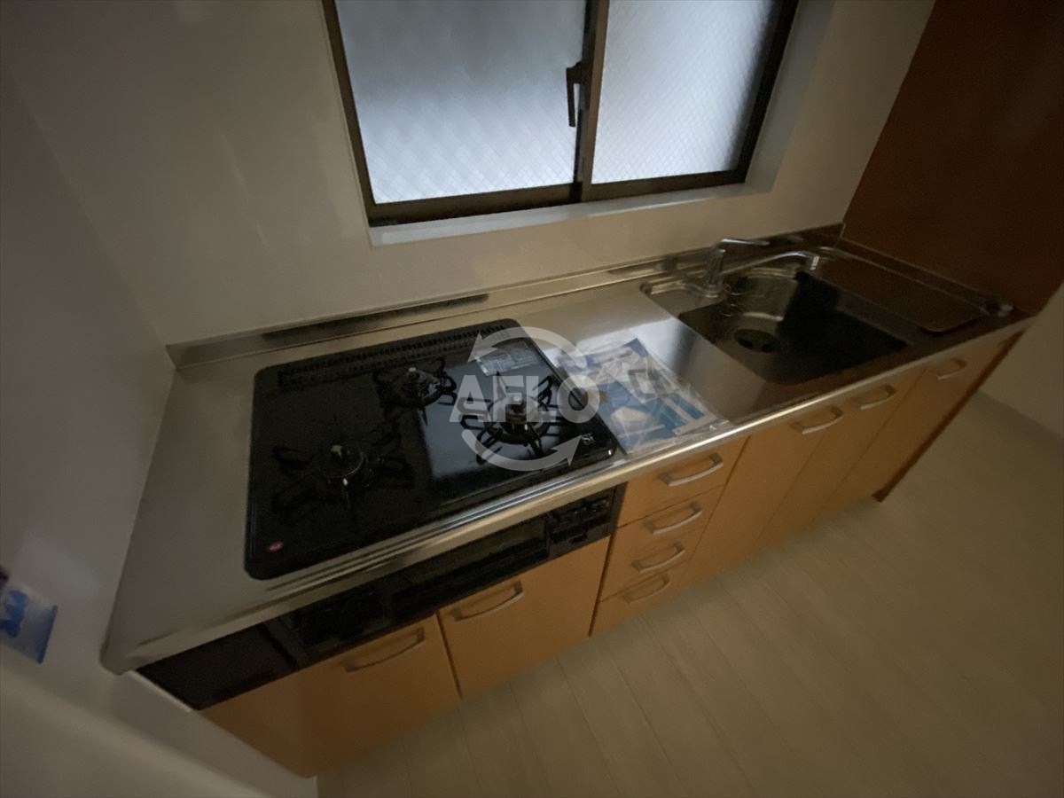 キッチン　シャトー南船場　3口ガスシステムキッチン