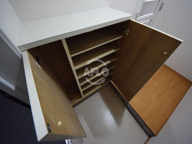 収納　シャトー南船場　シューズボックス