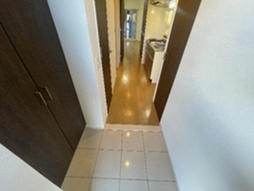 玄関　玄関　※同タイプの部屋のお写真です