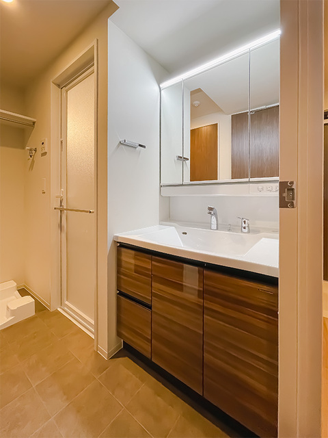 洗面設備　※写真は同タイプ住戸です。