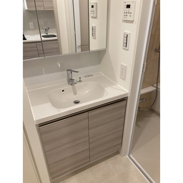 洗面設備　洗面所です