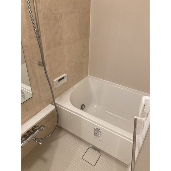 バス・シャワールーム　ゆったり過ごせるお風呂です