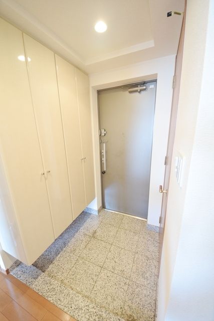 玄関　お問い合わせはタウンガウジンまで