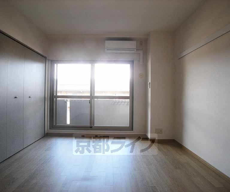 居室・リビング　広々としたお部屋です。