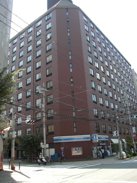 建物外観　1階ローソン　便利です