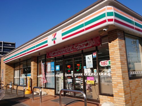 コンビニ　セブンイレブン 名古屋平和が丘南店（コンビニ）まで715m