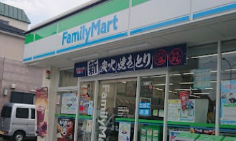 コンビニ　ファミリーマート昭和安田通三丁目店（コンビニ）まで484m