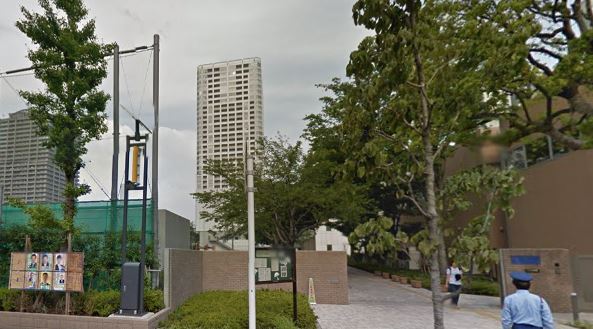 小学校　港区立港南小学校（小学校）まで546m