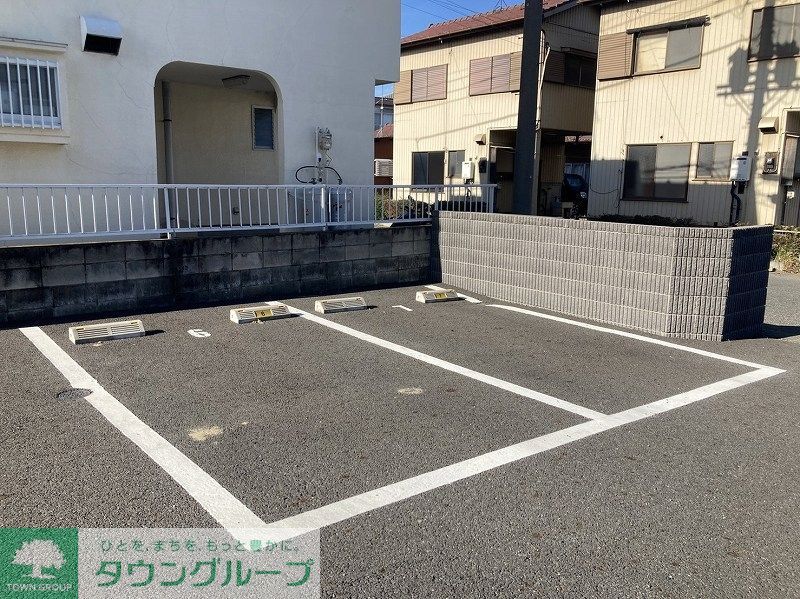 駐車場　駐車場