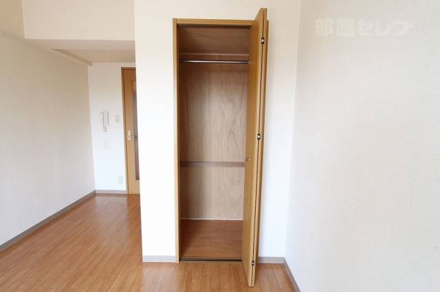 収納　※３０２号室内装写真参照
