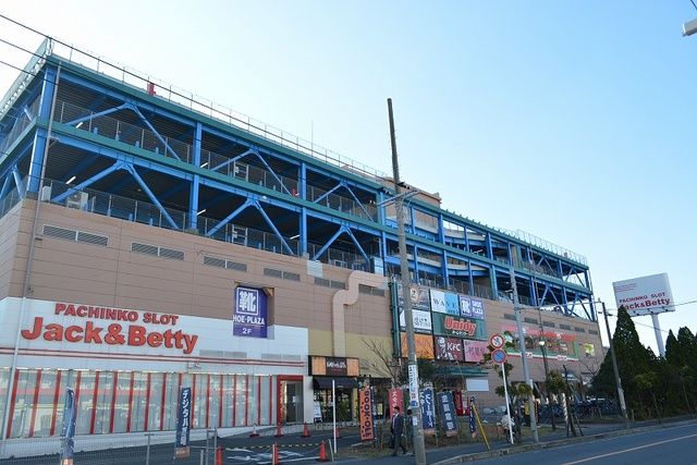 ショッピングセンター　SHOPS（ショッピングセンター）まで1900m