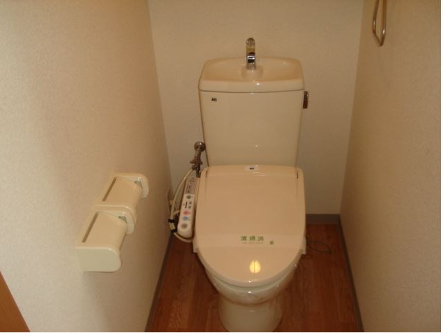 とさでん交通後免線 住吉通駅 徒歩4分 2階建 築20年のトイレ写真