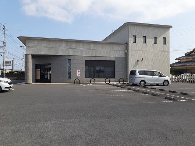 銀行　十八親和銀行竹松支店（銀行）まで1579m