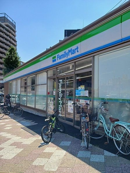 コンビニ　ファミリーマート 西巣鴨店（コンビニ）まで195m