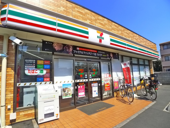 コンビニ　セブンイレブン（コンビニ）まで82m