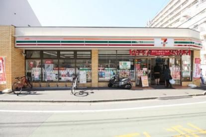 コンビニ　セブンイレブン 高田馬場3丁目中央店（コンビニ）まで116m