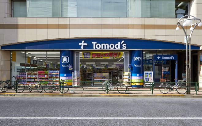 ドラックストア　トモズ 高田馬場店（ドラッグストア）まで175m